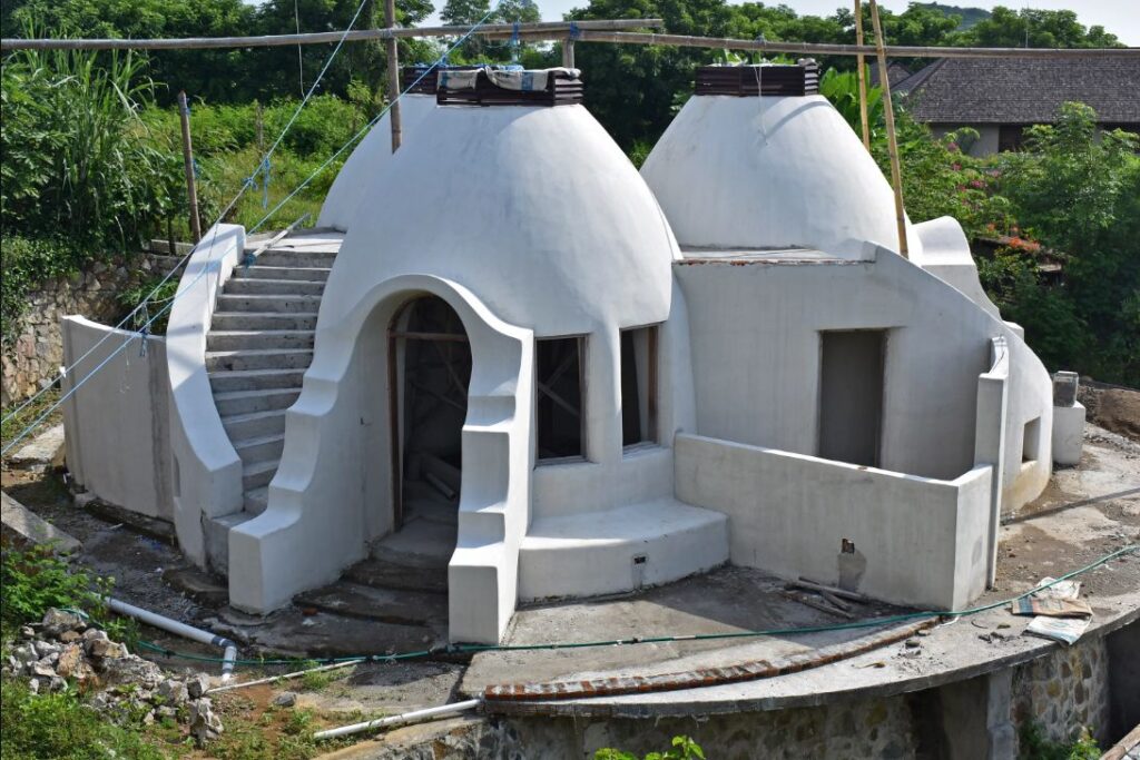 Roofing Techniques for Earth Bag Homes
