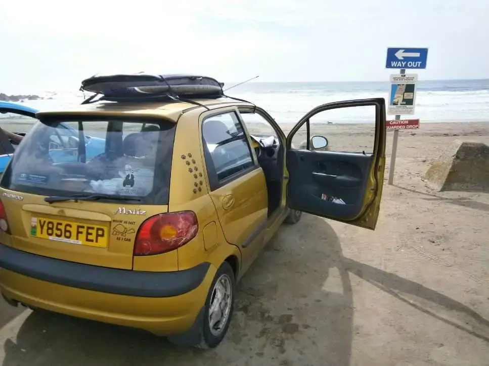 The Ultimate Guide: How to Attach a Surfboard Bag to a Roof Rack